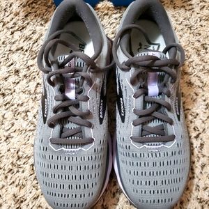 Brooks Ghost 13 Womens, 8.5 Wide/D